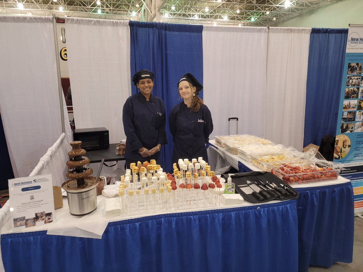CareerWl's tweet photo. New Horizons CTE students at Hampton Academies Career Expo
#BoldlyGoing
#WeAreNewHorizons
@NHREC_VA https://t.co/0Pp4lVzy2j