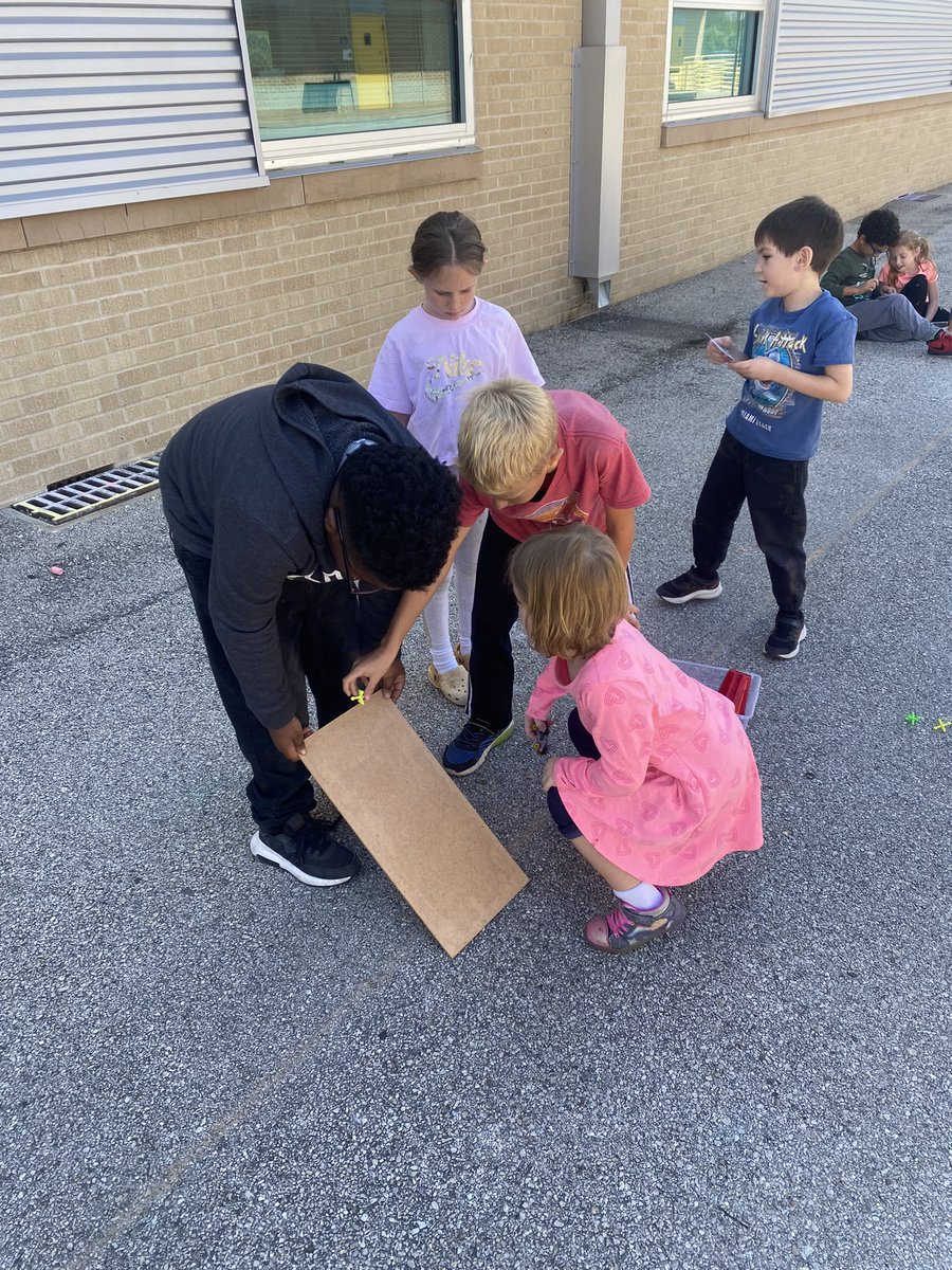 GarzainFirst's tweet photo. Exploring force and motion with various objects #SecondGradeSquad https://t.co/9Zj463dXhf