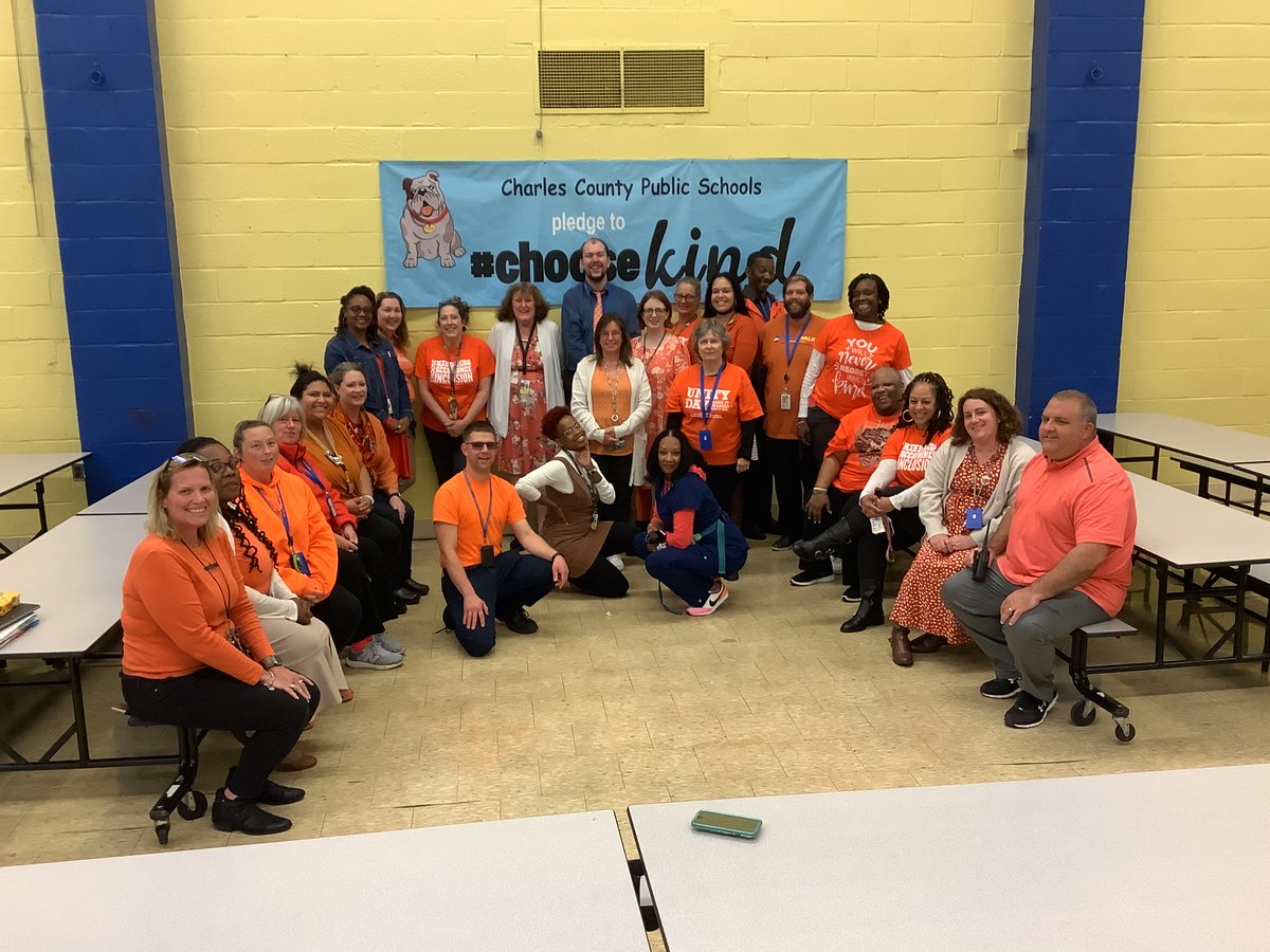SmallwoodMS's tweet photo. The General Smallwood staff show their support for anti-bullying by wearing orange for Unity Day! #ccpsunityday22 #KindnessMatters #BulldogSTRONG https://t.co/zmIQAzx6wT