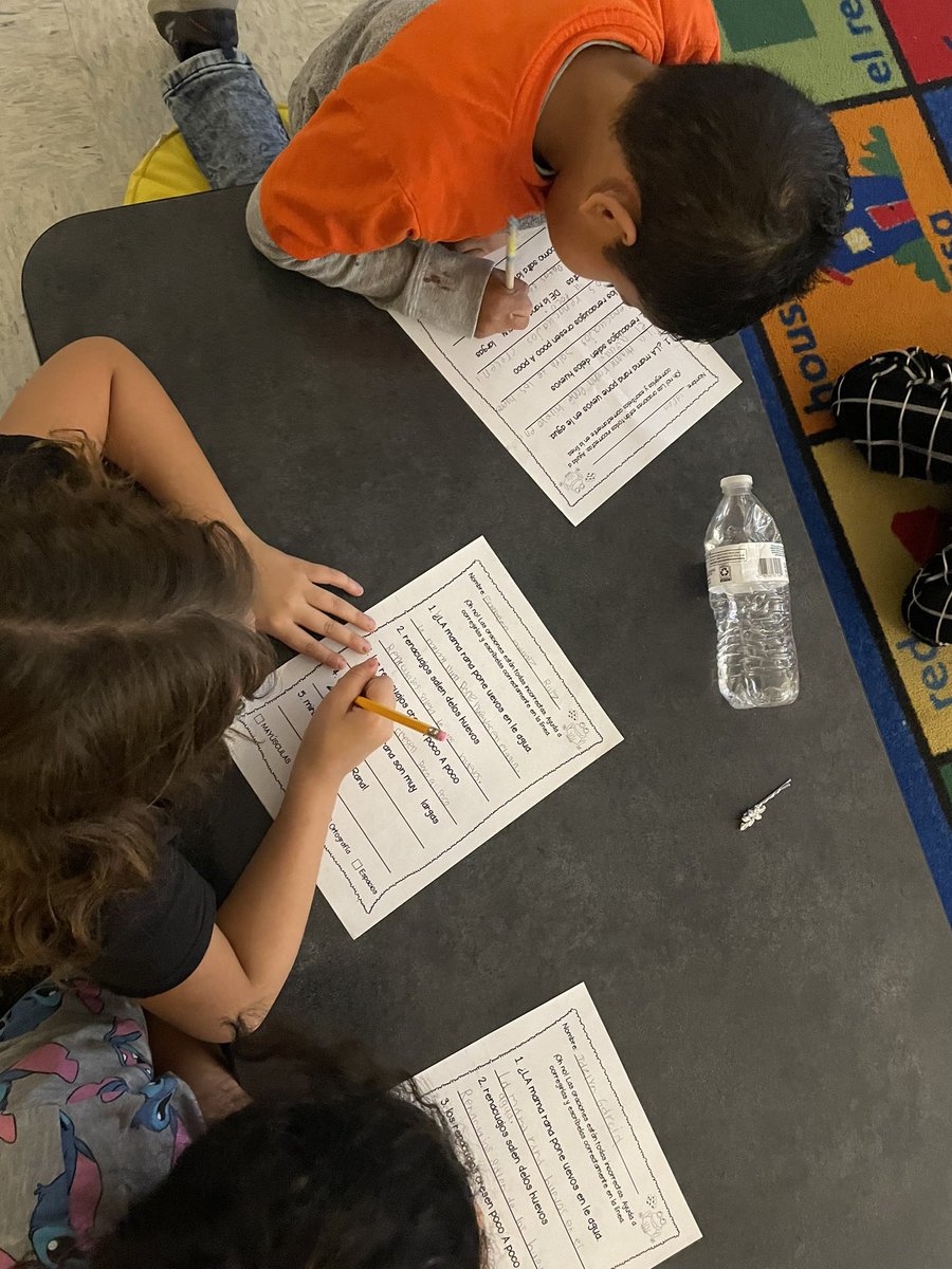 MrsMagallanes_'s tweet photo. today i’m grateful for students who beg to practice revising sentences. delighted that this is truly the highlight of their day😂 https://t.co/MoCLpT3gQ2