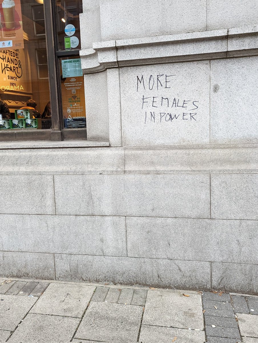 mypov79's tweet photo. Just not Liz Truss please!!!

#Aberdeen #Graffiti

#MoreWomenInPower https://t.co/TJmHjt2MH7