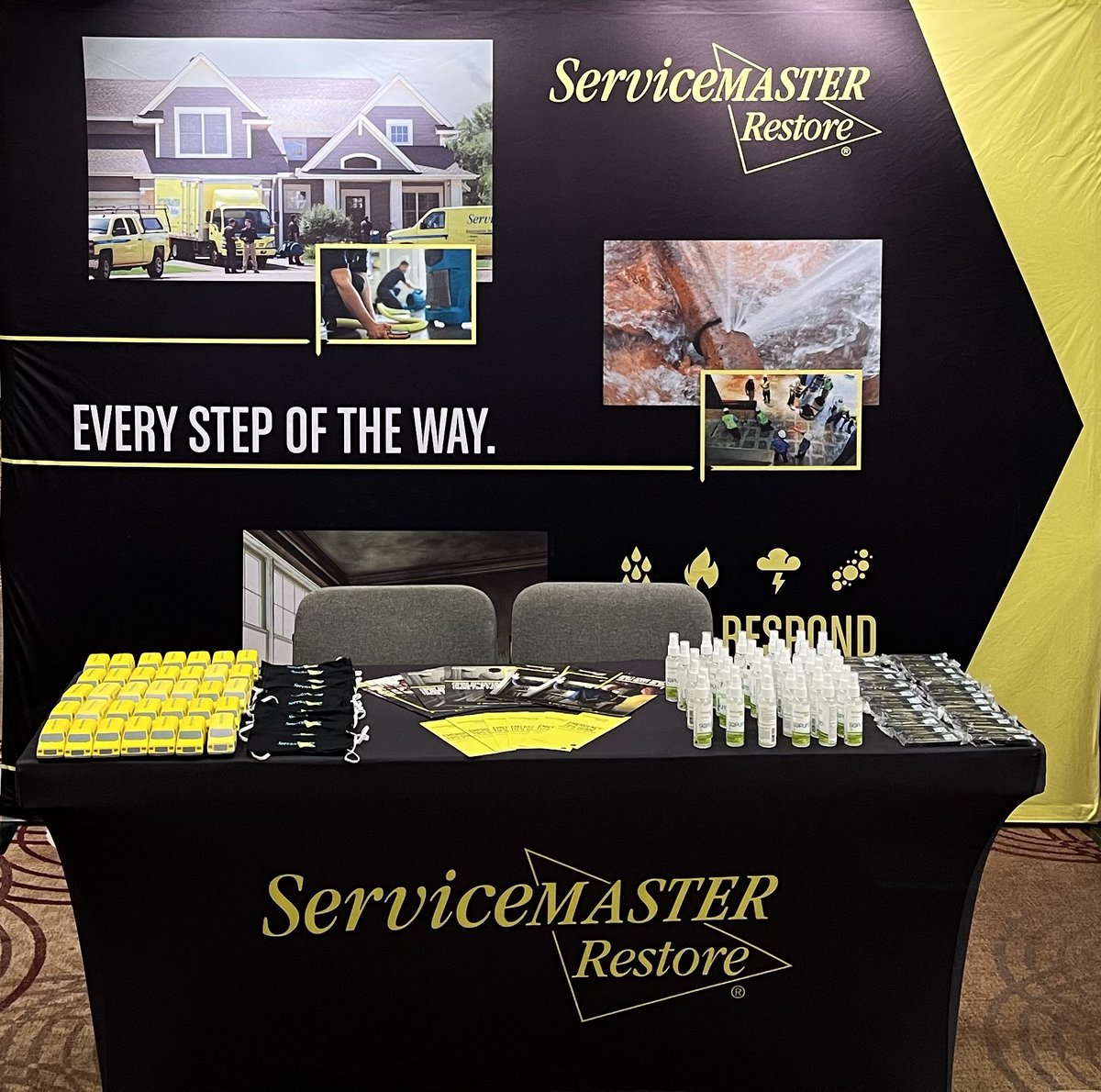 SVMR_Markham's tweet photo. All ready for the #ibao2022 convention here at the Sheraton Centre Hotel in Toronto!!! #servicemasterrestoretorontonorthvaughan #servicemasterrestoremarkham #servicemasterrestoreofmuskokaparrysound https://t.co/Blr0U41kSk