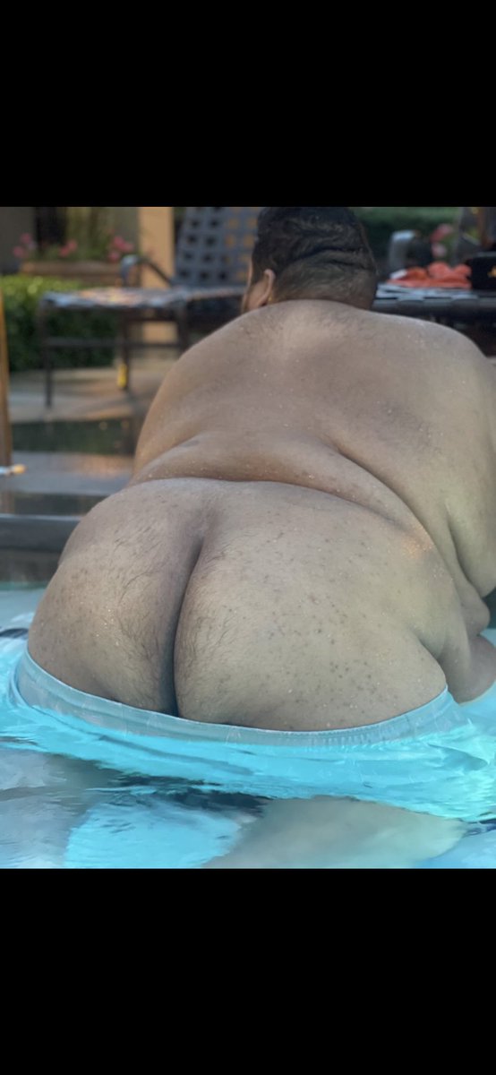 _Salemm_X's tweet photo. This 🍑 wants to see you all this Sunday @ChubUsa &amp; bearlesque 

#superchub #clubchub #bearlesque  #chaser4chubs #chubs #chub4chaser #chub4chubs https://t.co/vj8KwQWUyE
