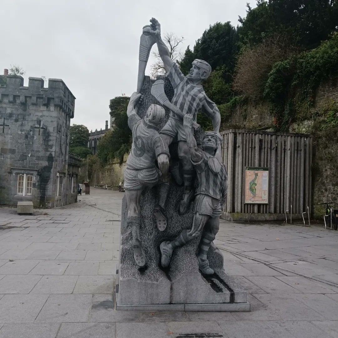 shazbk22's tweet photo. #kilkenny #birthdaygirl #coven https://t.co/7ZhO3AkggR