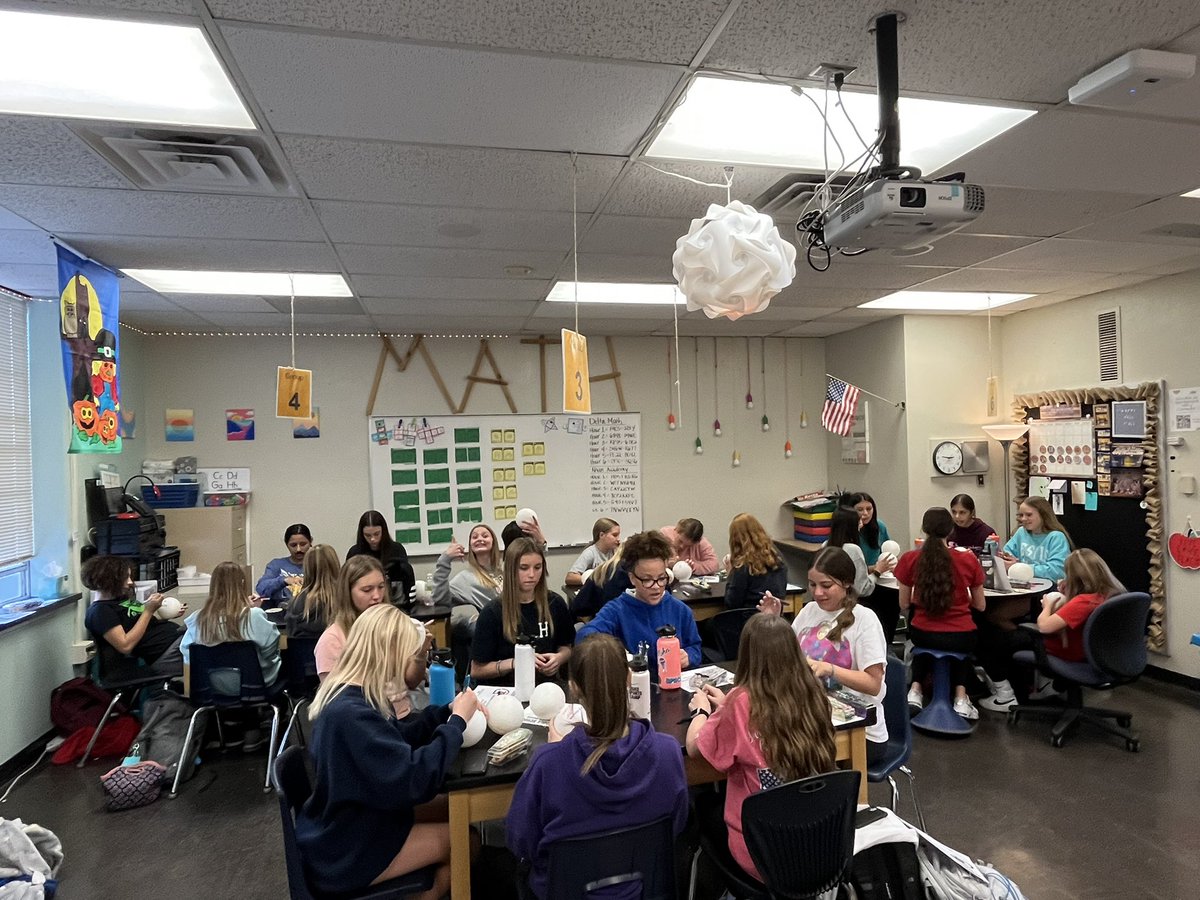 HMSVB8's tweet image. Finished up our season with pizza, certificates, gifts for the girls and lots of laughter. Thanks for a great season ladies!!  💛🏐💙