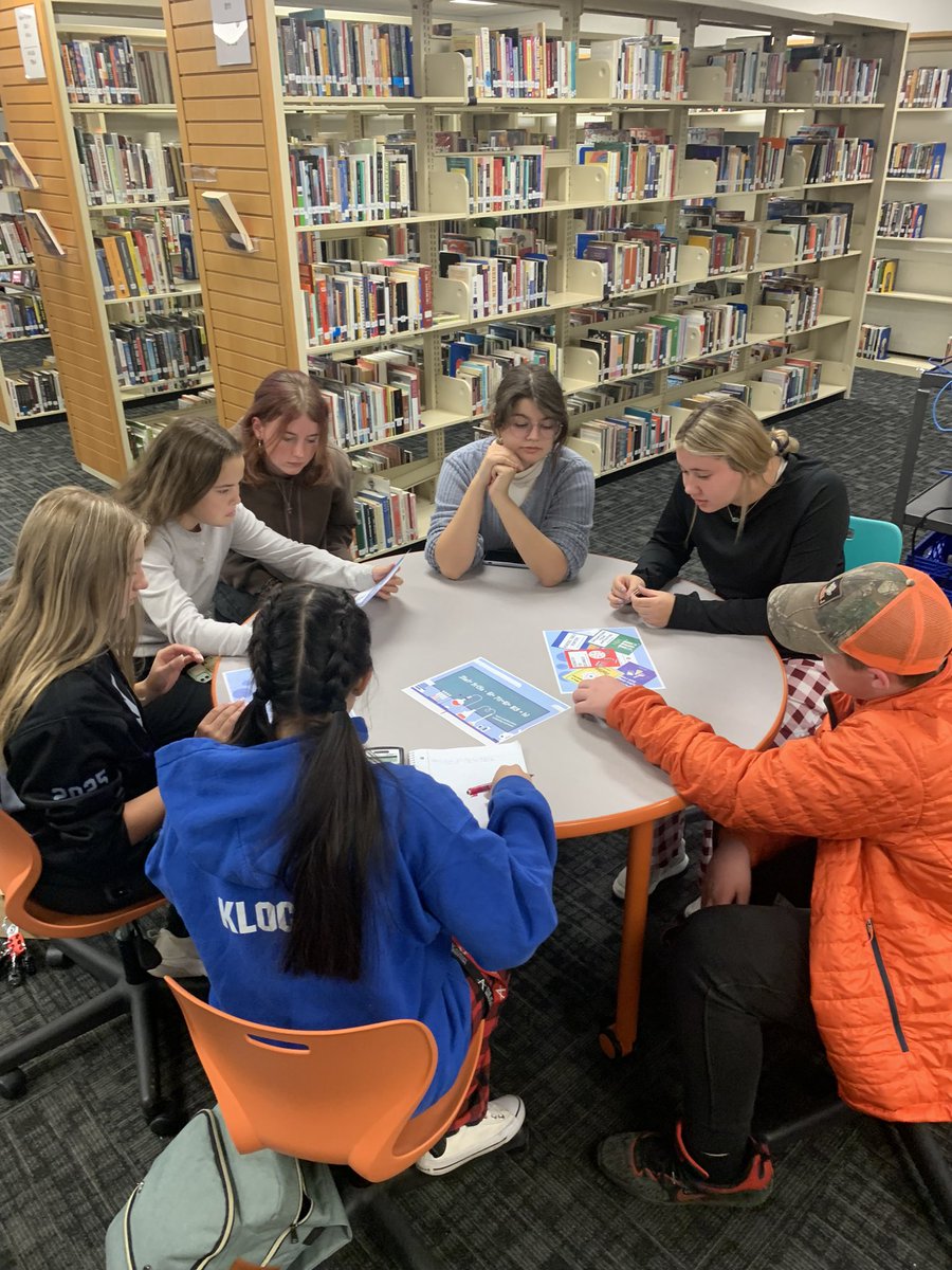 MmeHayles's tweet photo. Loving our @TigerLMC for creating cutting edge group activities for our French exchange! https://t.co/QF3yMfvRyn
