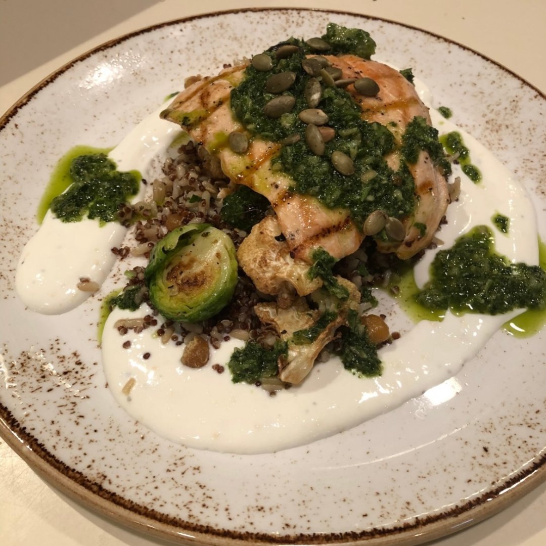 WillowStreet's tweet photo. Great just got better… New menu item - Grilled Salmon with Pesto. 🍽️

#willowstreet #pizza #foodie #california #bayarea #bayareafood #bestfood #healthy #healthyliving #topfoodnews https://t.co/AhoIFHJYrJ