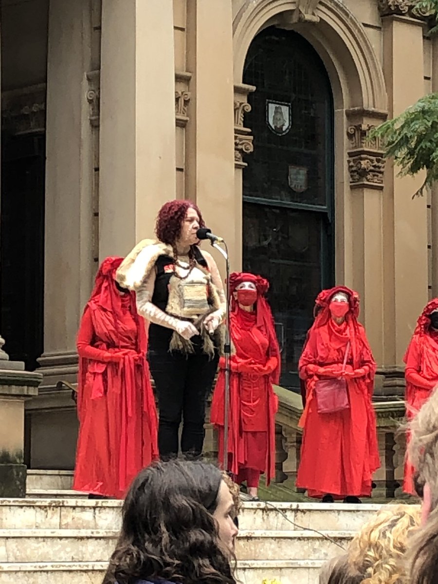 pipsterb's tweet photo. As flood warnings threaten so much life across the south east of Australia - here is local First Nations leader #NadeenaDixon with the #RedRebels @ExtinctionR calling for respect &amp; care for country - as we start to experience climate breakdown #ClimateActionNow #AusPol2022 https://t.co/oBZGmYz120