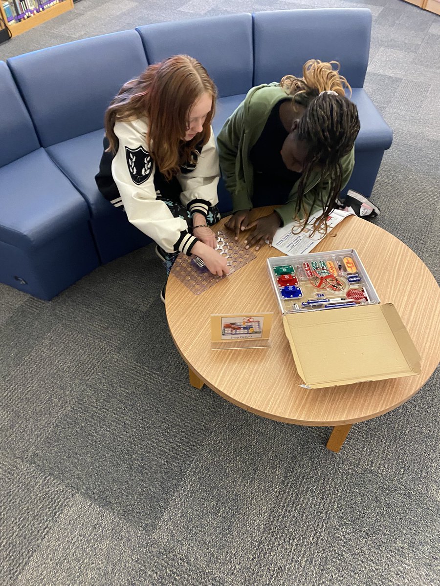 MrKushEG's tweet photo. During Inquiry today our class was able to go to the library and participate in Makerspace. During Makerspace students get the opportunity to build and create things with their hands. #EaglesRise @Eastgate6NKC https://t.co/1kQ6uvezjh