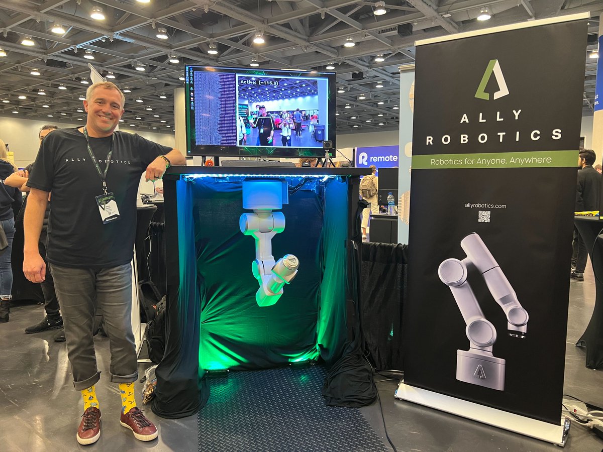 anthillhelps's tweet photo. Stop by our booth at @TechCrunchPlus #Disrupt2022 or you'll miss out on some fancy #Anthill swag!
Our friends at @allyrobotics are already rocking their new socks, as is our new friend Marian!
#TeamAnthill #DesklessWorkforce #FutureOfWork #Conferences #NoDeskRequired https://t.co/LIAj1f1Uy9