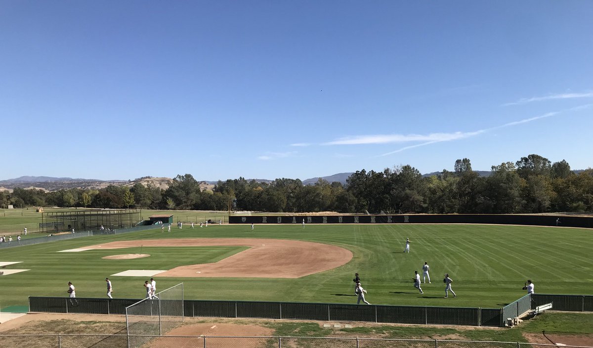 ButteBaseball's tweet image. Squad day On a beautiful day and a beautiful field! #firstclassfacilities #thiscouldbeyou