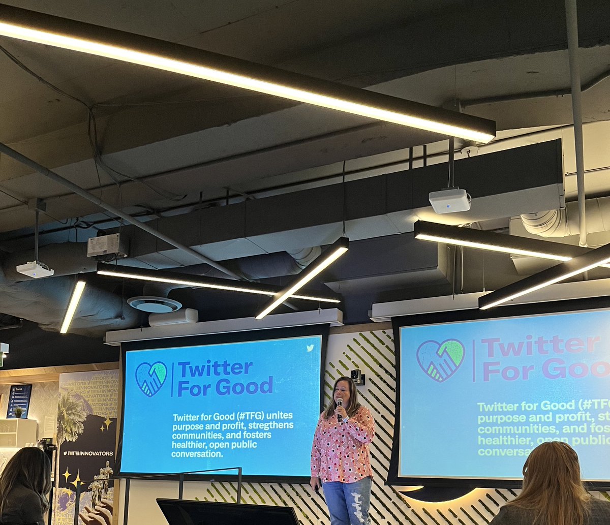 jvberg's tweet photo. “It’s hard to believe it but we work on more than just advertising here at Twitter”🤣
Our leader in all things public policy it’s @_MicheleAustin taking our agency partners through our social impact strategies and how they can get involved #TwitterInnovators https://t.co/POFcMR1IDA