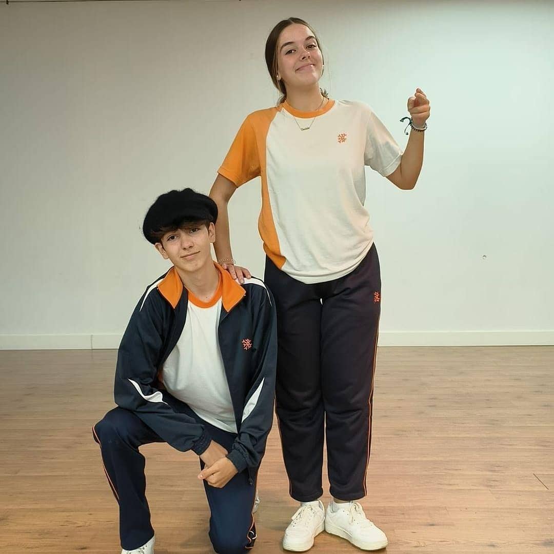 nazaretoporto's tweet photo. 🌂 ¡Os presentamos a los protagonistas del musical #MaryPoppins de 4°ESO! ☂️ Preparados para vivir con intensidad y en #equipo esta gran #experiencia de aprendizaje.

Cada alumno del #elenco es imprescindible en esta aventura. https://t.co/yATRogj2kw