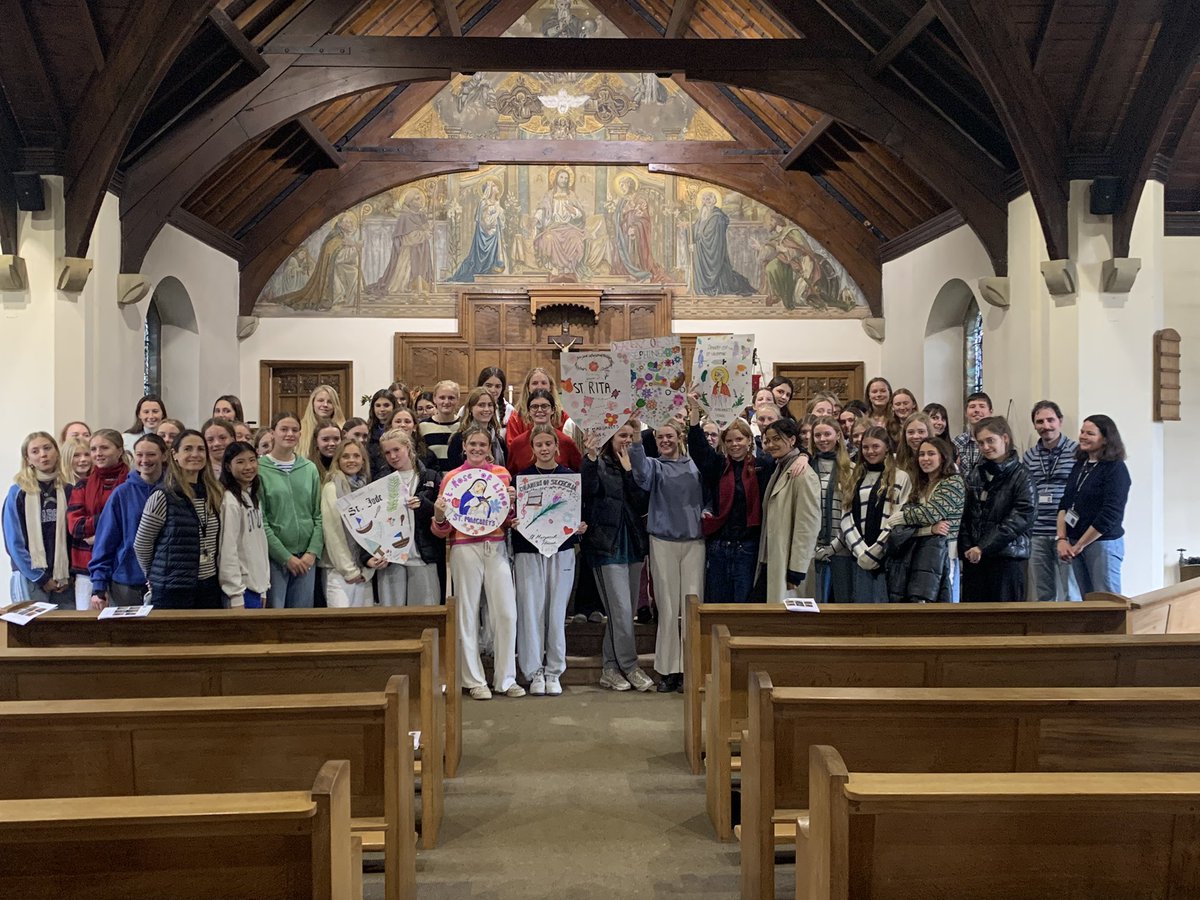 AmpColl_StM's tweet photo. #everydaysaints St Margaret’s retreat today was spent in Deaneries. https://t.co/jCjJKDNYKu