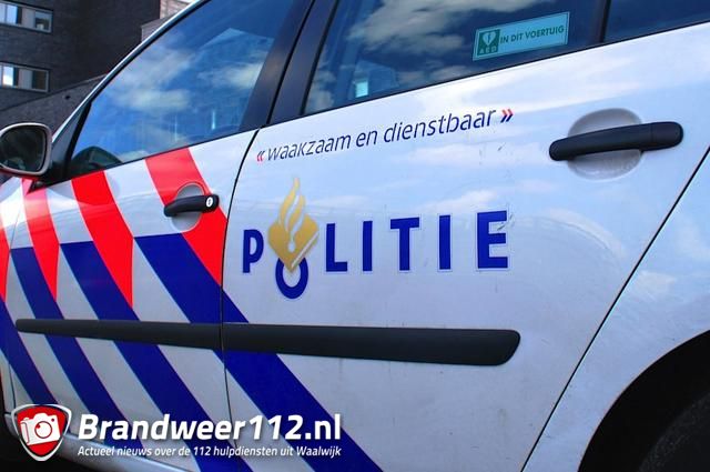 Bij Knooppunt Empel bij ’s-Hertogenbosch is zojuist een auto gevonden in het water. Het is nog niet bekend als het om de auto gaat van de vermissing van #Hebe en #Sanne