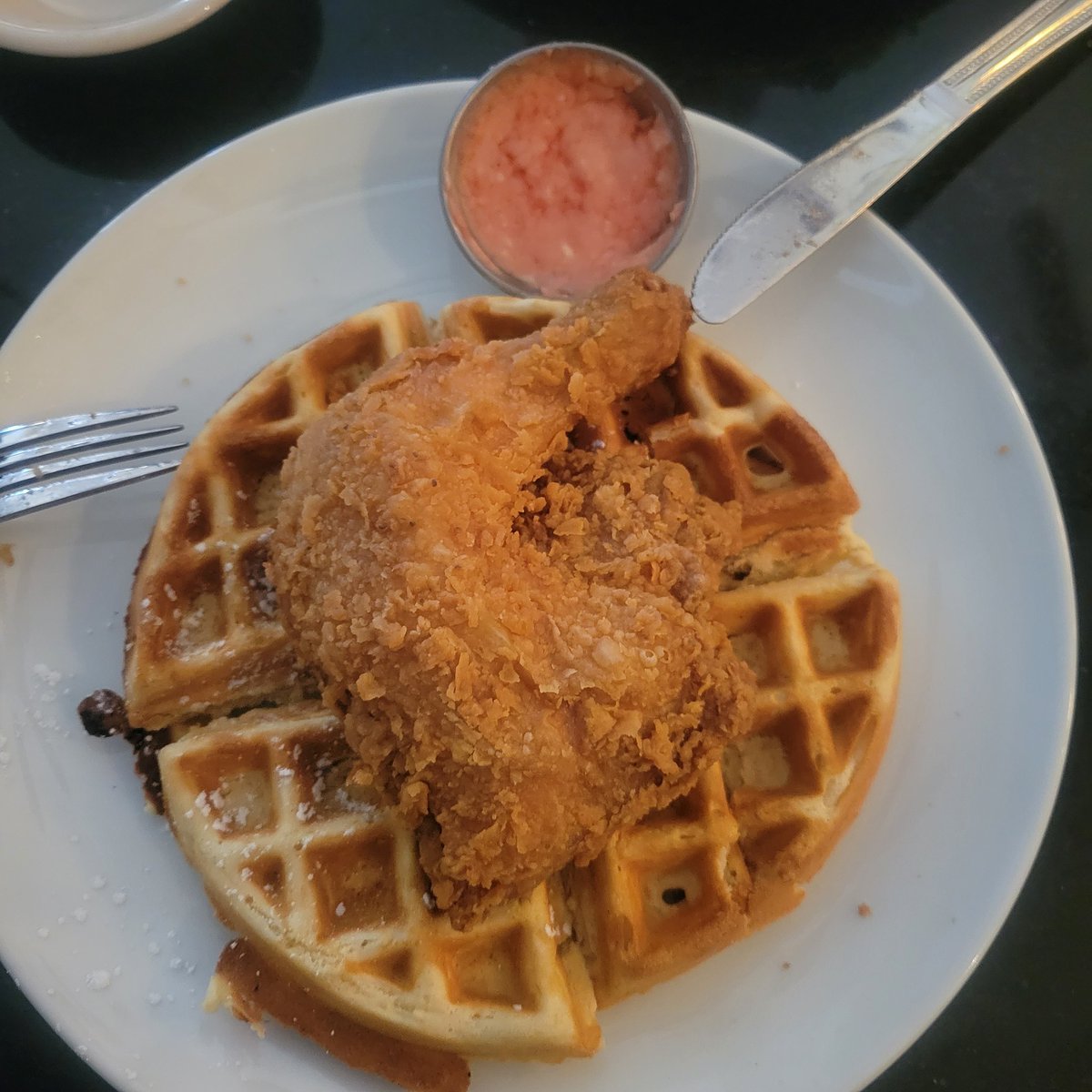 SussexsquadM's tweet photo. How am I feeling today? Well fed 😋. 
My vist to #MelbasRestaurant was great. I made sure they knew I came due to Meghan, thee Duchess. #MeghanMarkle #PrinceHarry #HarryandMeghan #Melba @melbasharlem. https://t.co/TE7XUBNfV4