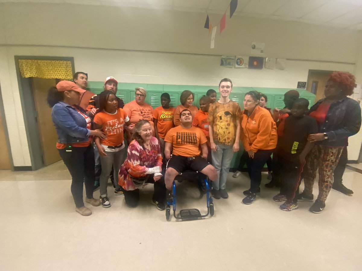 BinetSchool's tweet photo. Staff and students are wearing orange to promote kindness, acceptance, and inclusion for Bullying Prevention Month. @Binetprincipal
#UnityDay2022 #JCPSBullyingPrevention
#JCPSBullyBlockers https://t.co/cFw8WHGos7