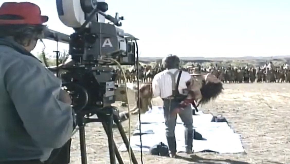 ShirleyDeLeoni1's tweet photo. Appreciation post for #KevinCostner for casting the perfect #StandsWithaFist!!❤️
#MaryMcDonnell #DancesWithWolves #32YearsDCPremiere https://t.co/mbzEyJZX5e