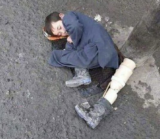 Mirza69840346's tweet photo. آیا حق کودک  های ما این هست.؟؟؟#StopHazaraGenocide https://t.co/6ahFAaaCPh