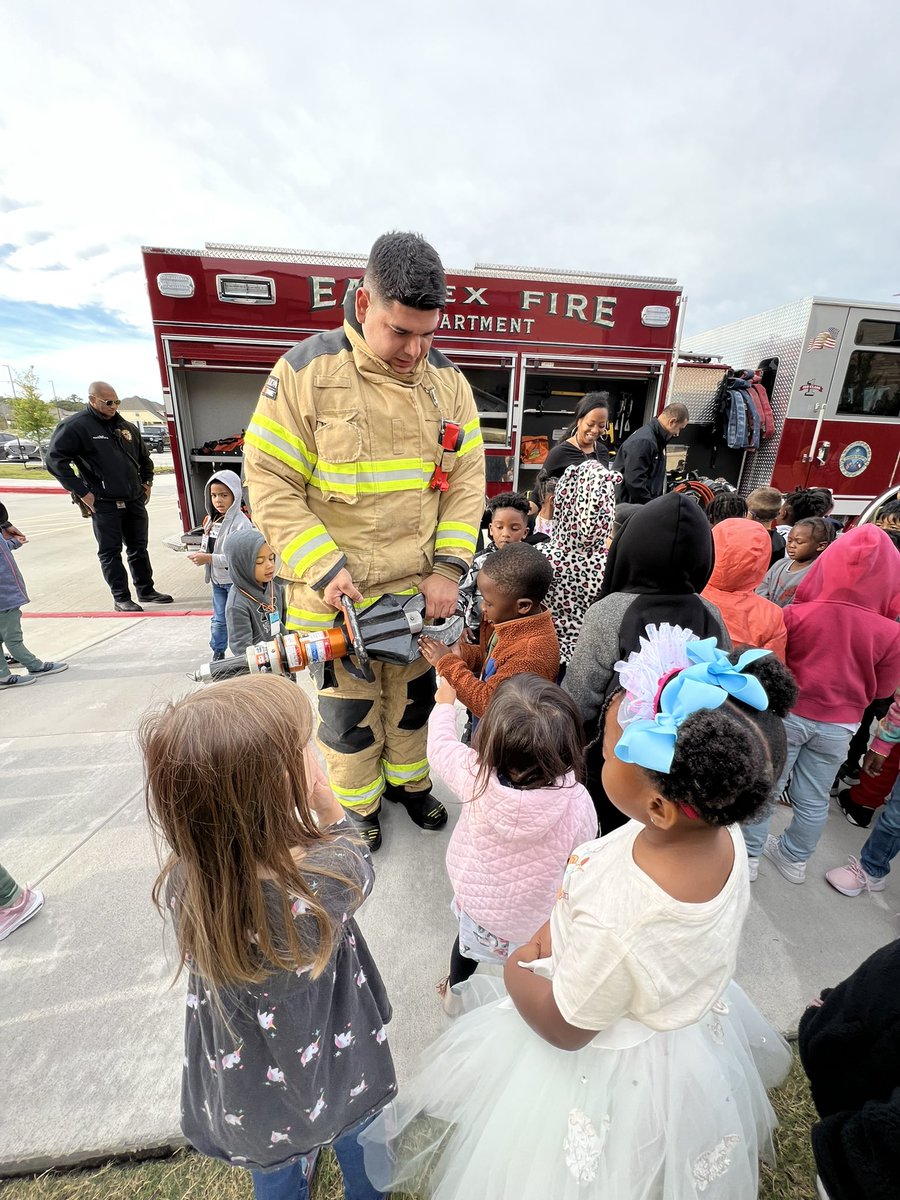 MrsWhite_PreK's tweet photo. Our Pre-K Blue Jays loved learning all about firefighting from Station 36 Eastex Fire Department! 🚒❤️ @HumbleISD_ACE @HumbleISD_PREK https://t.co/HfzoWkci5C