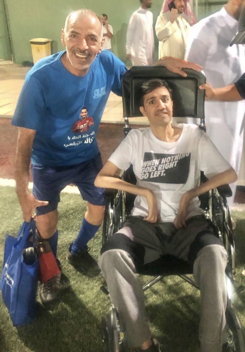 لقاء المحبة في المباراة التكريمية لصالح اللاعب خالد زيلعي رحمه الله…الرياضة تجمعنا
صورة جمعتني بأصدقاء المرحلة الكابتن يوسف خميس وفهودي.. وصورة خاصة مع عبدالرحمن البيشي الله يشفيه ويعافيه🌺#الهلال #النصر