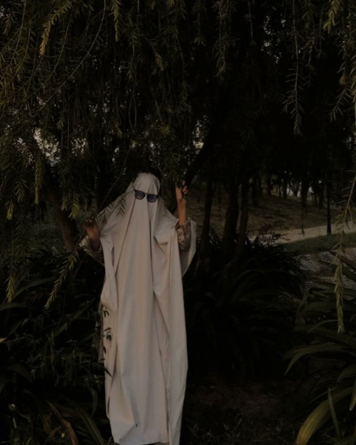 shutupsahar's tweet photo. 👻 https://t.co/89oQlm5s08