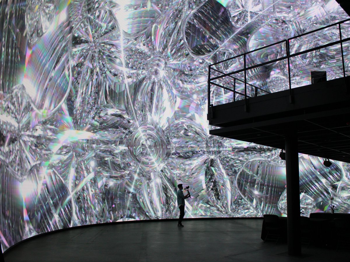 experiencecosm's tweet photo. Shine bright like an LED.💎 🤩
#Cosm #LEDDome #ImmersiveExperience https://t.co/Cwk0NM5OEr