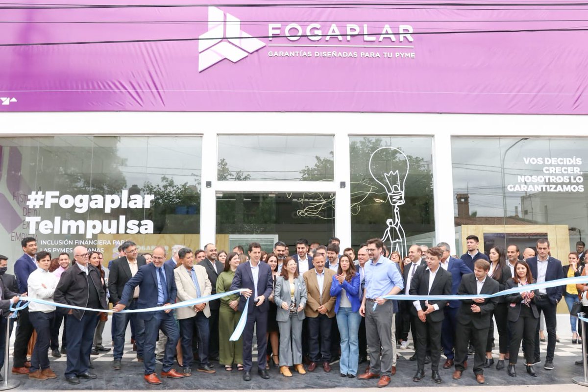wadodecorrido's tweet photo. Fomentar el federalismo y el arraigo es posibilitar a emprendedores y pymes el acceso al crédito y la inserción al mercado para poder crecer. Con @quintelaricardo inauguramos las nuevas oficinas del @fogaplar, dando inicio a la ampliación del crédito para emprendimientos locales. https://t.co/FCtEurgb4t
