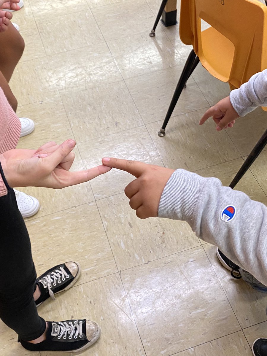 JerryHullTeach's tweet photo. @TaylorMSTigers sixth grade science students had a “shocking” lesson about electrons today when we found out we can use friction to borrow electrons from a surface and send it through a line of people touching fingers! @FCPS1Science #chemistry #scienceisallaroundus https://t.co/Xs8j8HShfM