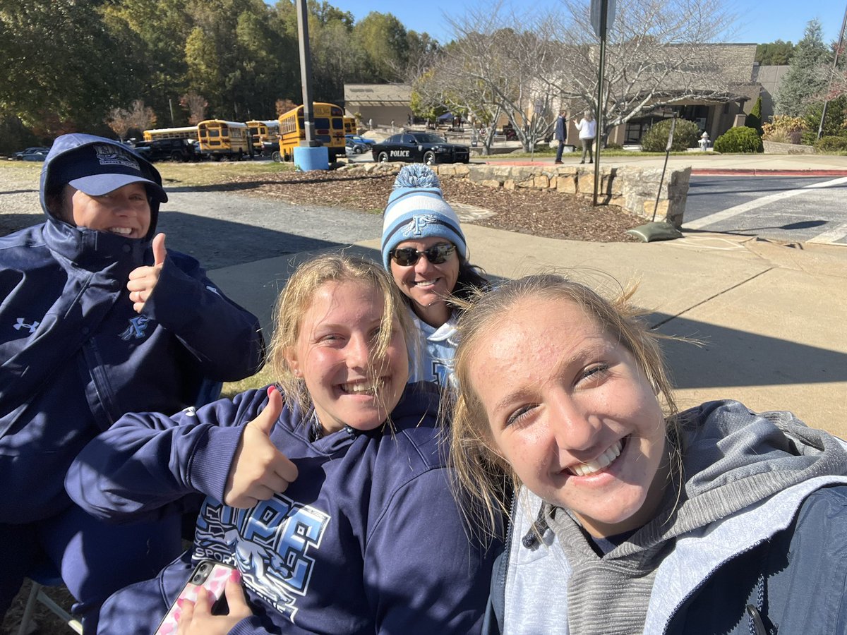 Pope_SportsMed's tweet photo. Day 2 Crew. #sportsmed #studentaides #ATSA #gohounds #athletics #hembreeroadgrown #popefastpitch #AT4all https://t.co/iSrWrdTigJ