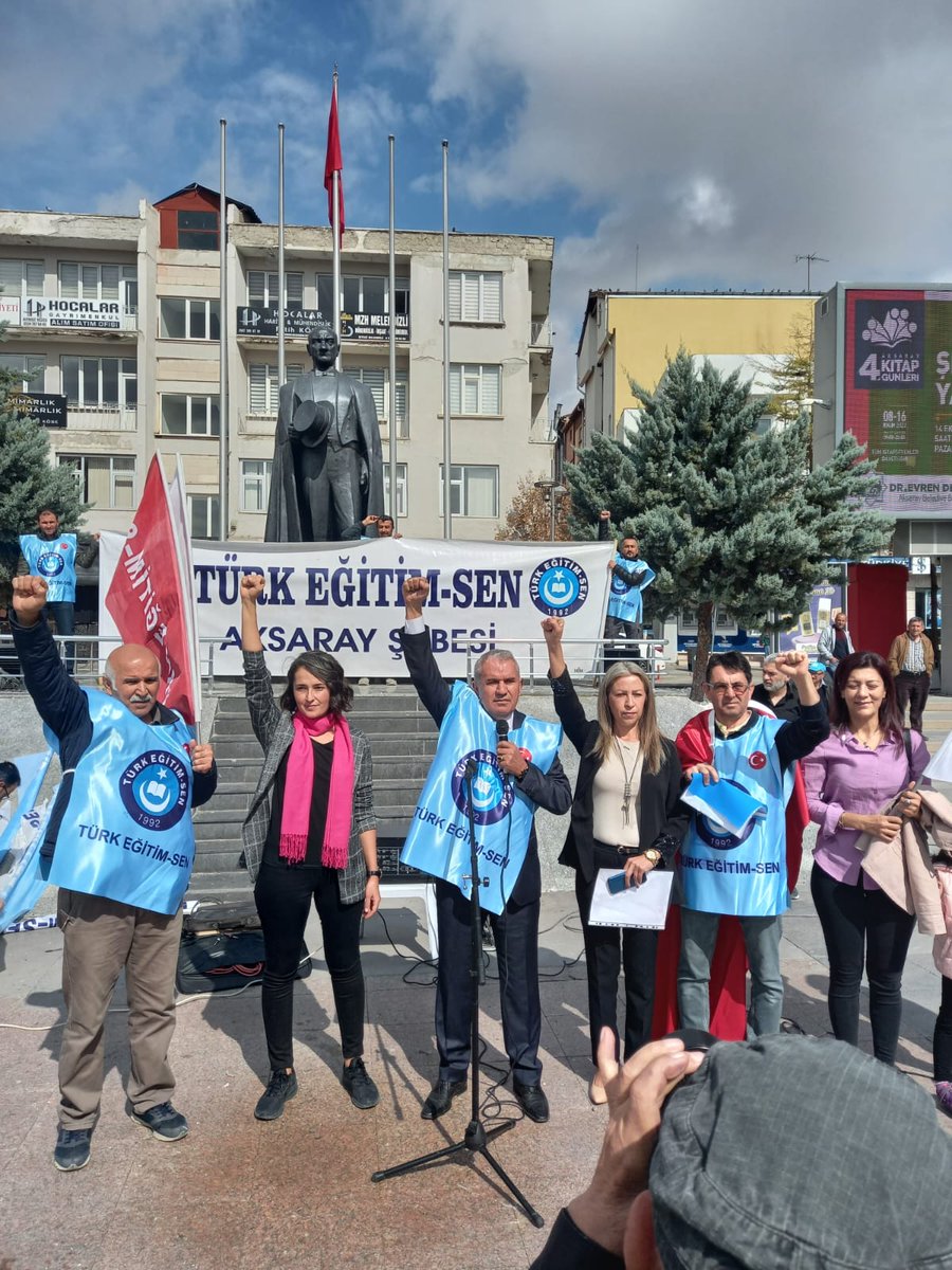 Biz tesadüflerin bir araya getirdiği bir topluluk değiliz. Biz birbirine gönül bağı ile bağlı bilinçli, dinamik, Milli ve Manevi hassasiyetleri olan, kendi şahsi çıkarlarının önüne Bizim İlkemiz Önce Ülkemiz ilkesini koyan yegane sendikayız. #türkeğitimsen <a href="/TalipGeylan06/">Talip Geylan</a>