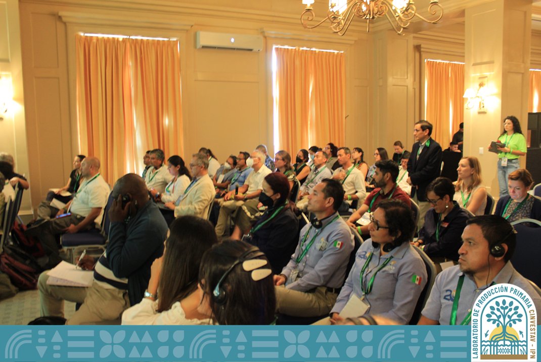En el marco del 2do. Congreso #Manglares de América, se llevó a cabo la 14ª Reunión Anual del Grupo de Trabajo Científico Internacional sobre #CarbonoAzul presentándose 8 conferencias, 9 ponencias, además del debate de temas científicos actuales sobre #BlueCarbon y clima.