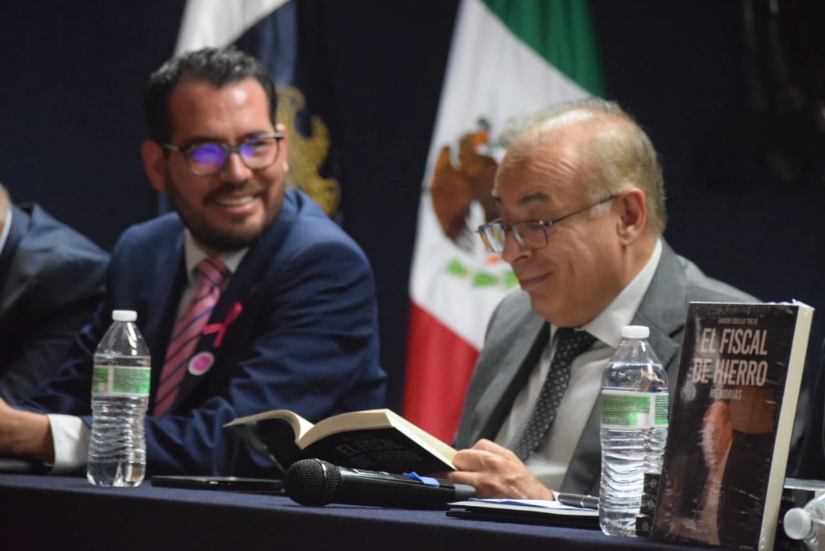 arturonahle's tweet photo. Una delicia leer “El Fiscal de Hierro” del legendario abogado Javier Coello Trejo. Bienvenido a Zacatecas y muchas gracias por su amable invitación a comentarlo en la ⁦@NotiUAZ⁩ https://t.co/X8KMD1e4PN