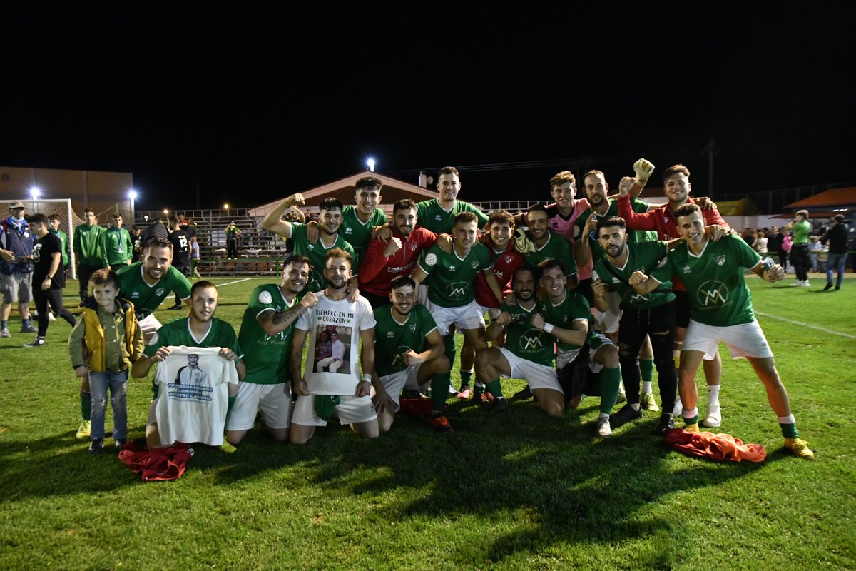 FedExFutbol's tweet photo. 👏👏👏¡Enhorabuena @CDSantaAmalia, clasificado para el cuadro oficial de #CopaDelRey🏆 al derrotar 2-1 al Universitario CD canario!  

🟢⚪El conjunto extremeño se medirá a un rival de 🇪🇦Primera División que se conocerá el próximo lunes.

 #Extremadura💚🤍🖤 #JugamosEnEquipo https://t.co/VDBTh9nqIW