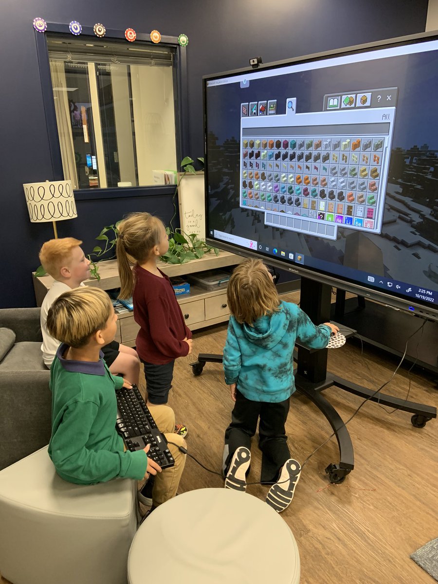DweHolland's tweet photo. Interactive Technology Club was a blast today! Students explored a dairy farm and completed tasks in Minecraft. #minecrafteducation #creativeinnovator #communicator #globalcitizen @HumbleISD_DWE @HumbleISD https://t.co/uSJu9iXLJw