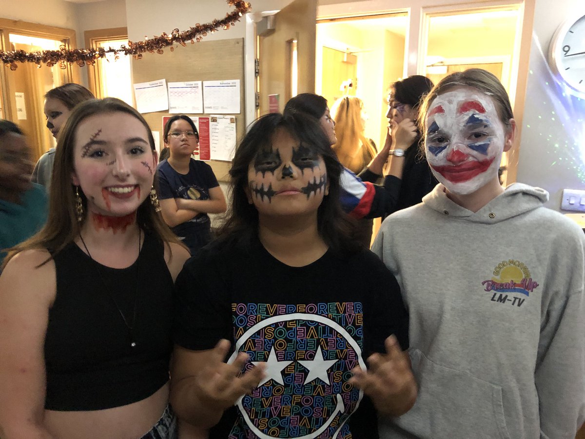 BromsMaryW's tweet photo. Celebrating the end of the first half term with some good, old-fashioned Halloween fun 🎃👻💀🤡 https://t.co/bXZ2r25sWR