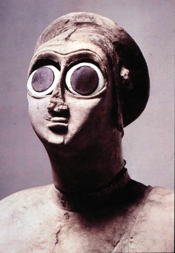 TheArtifactShop's tweet photo. a female Sumerian statue found at the Abu Temple in Tell Asmar from c. 2700 BCE. https://t.co/AmygW5eQJq