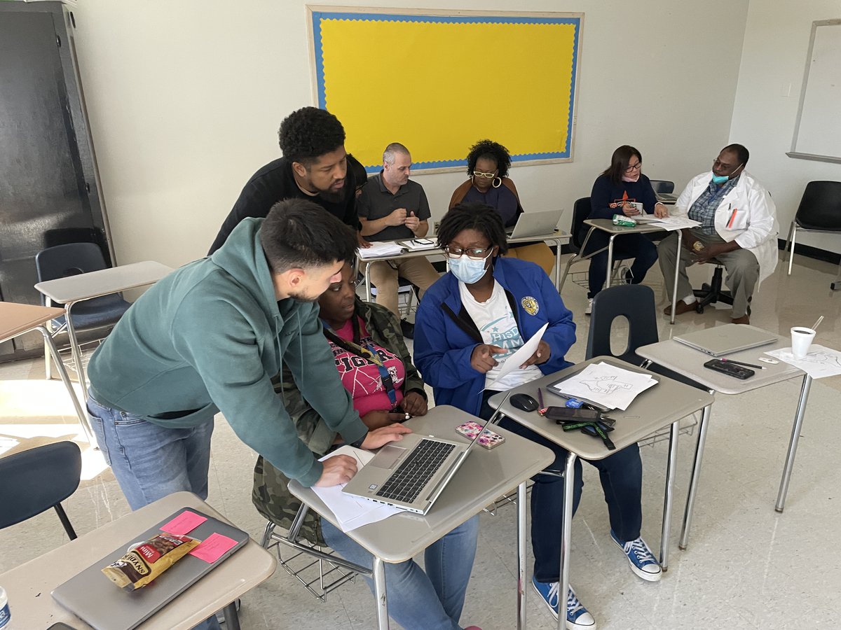 Todd_Rigney's tweet photo. Hey @HISD_Inst_tech! At @MMAFAHISD #StudentTechTeam members created #EscapeRooms using their @dpvils Chromebooks &amp; @Google #Forms &amp; showed teachers how to create their own during Grade Level PLCs. Building capacity in all! Another 'unlocked' step on our #HoustonISDVILS journey! https://t.co/kydPfYI0ut