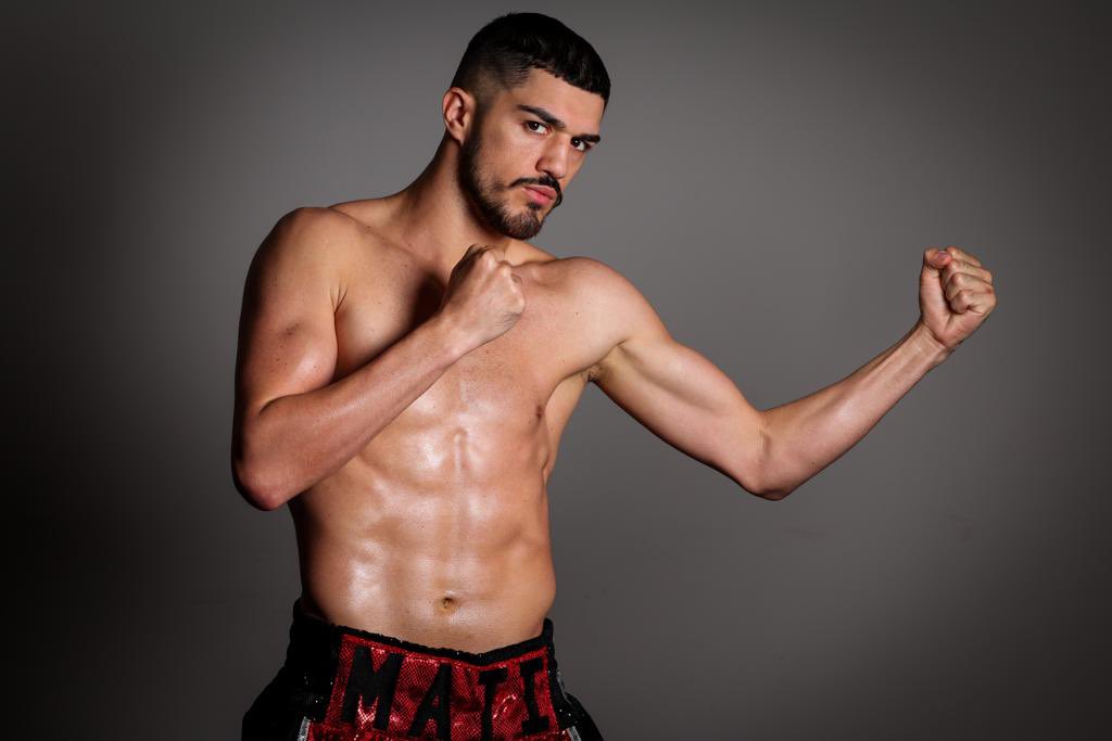 MatchroomBoxing's tweet photo. ๐ฃ๏ธ โI feel great moving down to 140. It means a lot to have a Title fight and Iโm excited for this to be the first belt of many!โ - @Reshatmati1 ๐ฆ๐ฑ๐ป
#MatiRodriguez #LaraSanmartin @DAZNBoxing https://t.co/eb6oeyEOMF