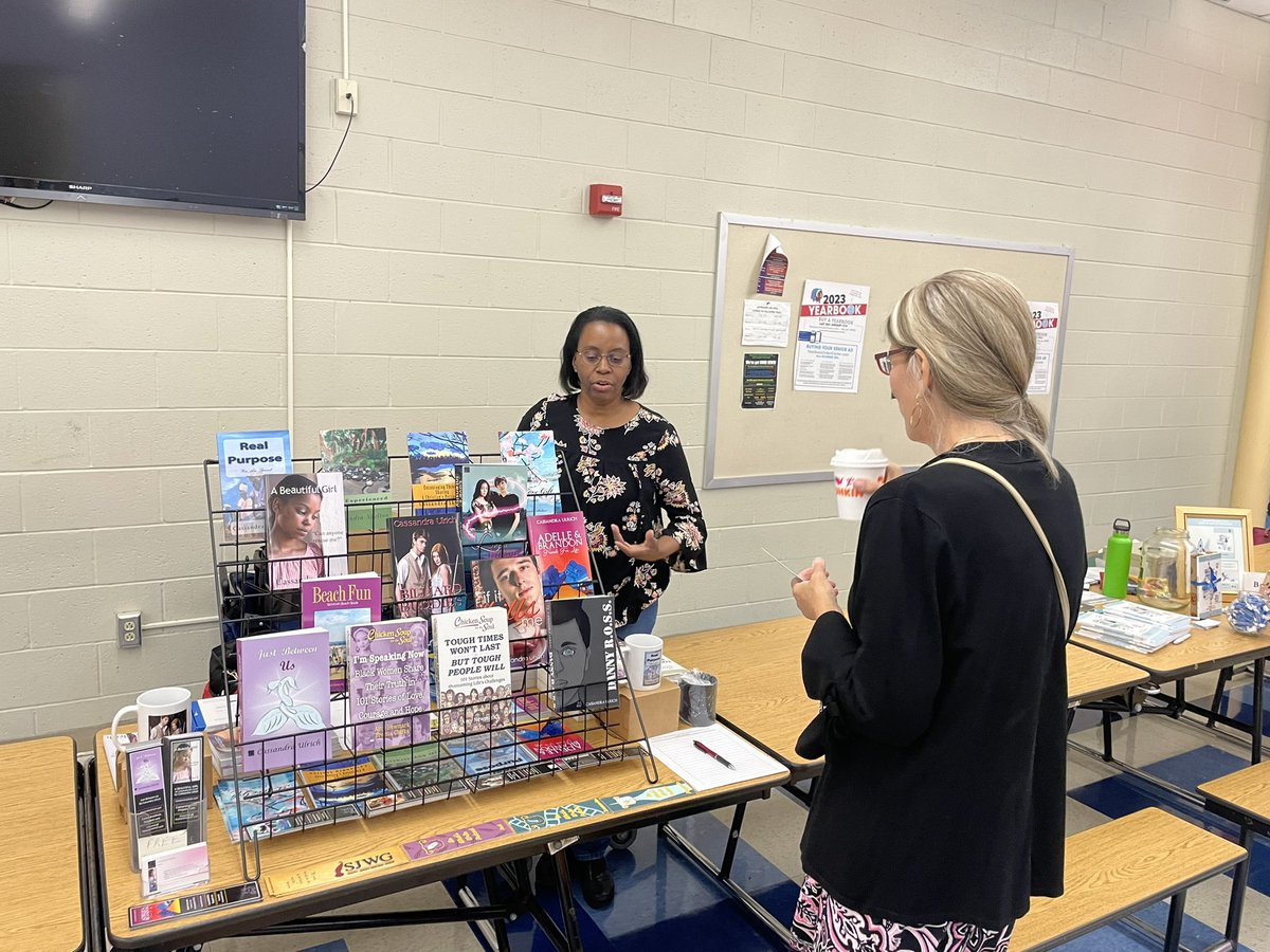 Katey Howes tweet media