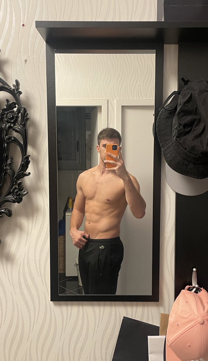 greg_brsd's tweet photo. Trust un the process #boy #boys #fit #fitboy #change #gym #gymboy #abs #workout #gomuscu https://t.co/EDVN9Kiz7m