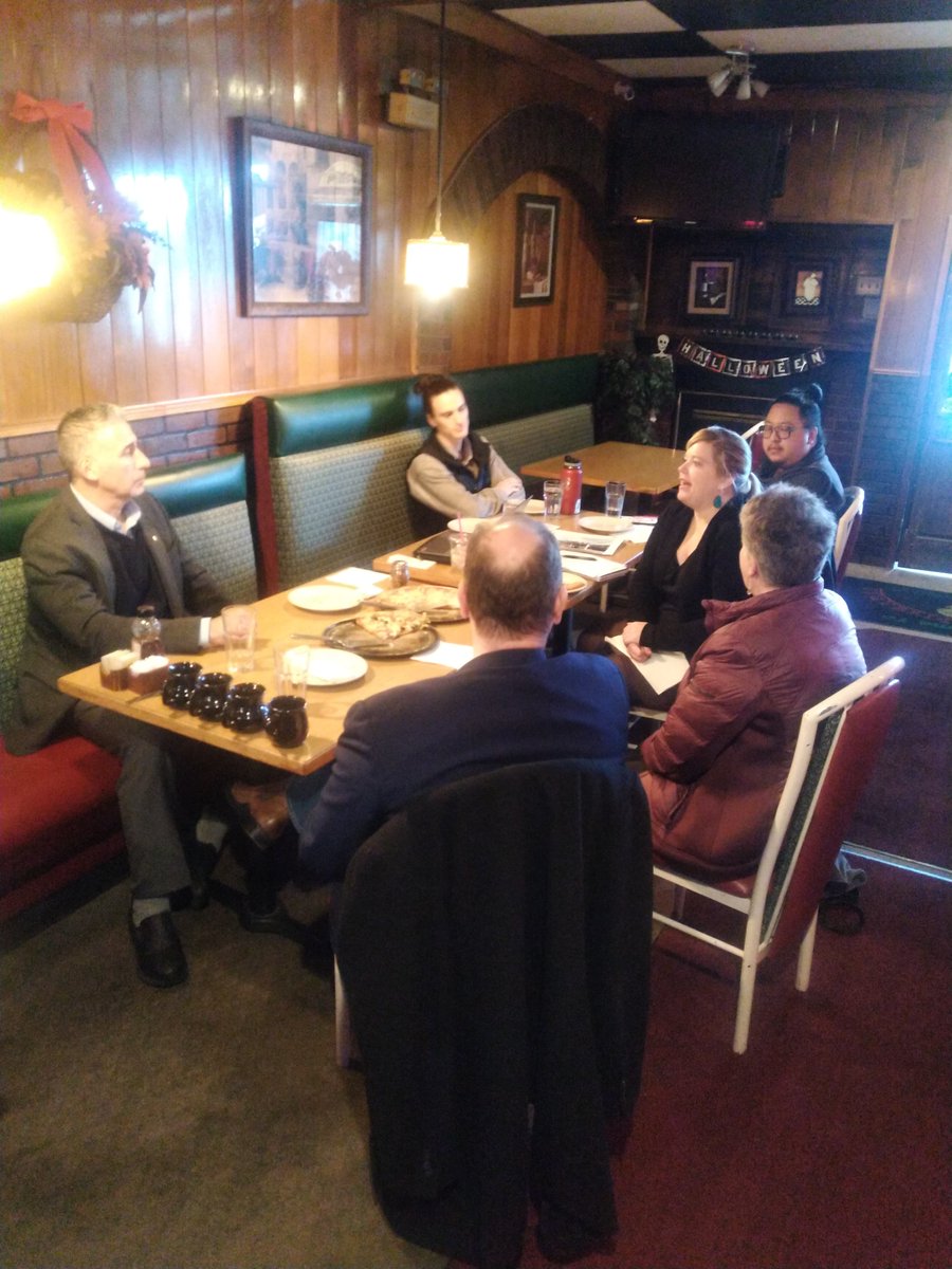 RepGeranTarr's tweet photo. Just finished up with a lunch meeting with some of our Mt. View small business owners and small business development organizations at Jamico's Pizzaria! Jamico's is an Anchorage institution that has been around for nearly 60 years. https://t.co/VmVWENd6ZG