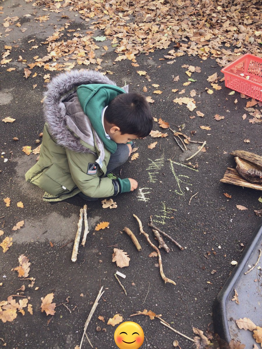 Penl122's tweet photo. We have been applying our mathematical skills that we learned in class down in our school woodlands! ๐๐๐ขwe created tally charts and block/bar graphs based on natural resources we collected down the woods ๐๐ผ๐โ๏ธ @PenllergaerP #PPSNum #PPSMD #PPSACL #PPSECC https://t.co/hsmsqtrbyl