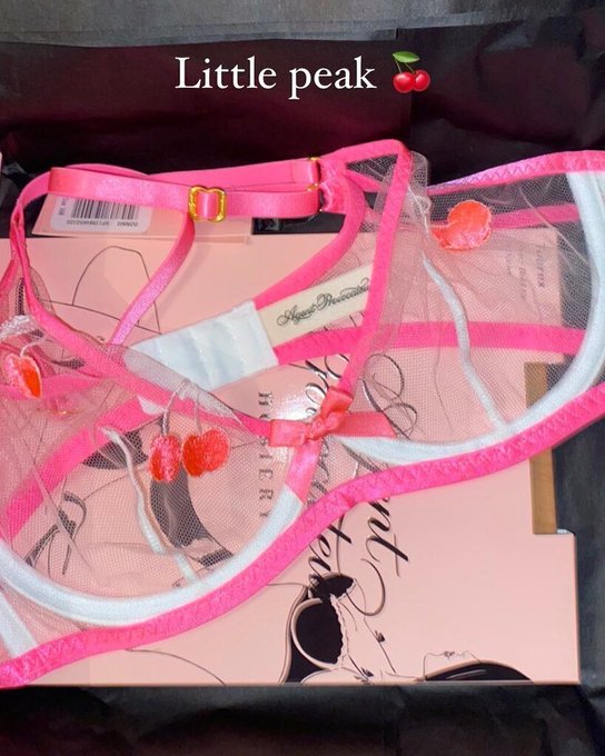 Posted my try on of this little beauty 🍒 links in my bio 😘 #agentprovocateur #feet #feetmodels #feetpic<a href="/tag/agentprovocateur"class="tags"><span>#agentprovocateur</span></a><a href="/tag/footfetish"class="tags"><span>#footfetish</span></a><a href="/tag/feet"class="tags"><span>#feet</span></a><a href="/tag/uk"class="tags"><span>#uk</span></a><a href="/tag/rednails"class="tags"><span>#rednails</span></a>