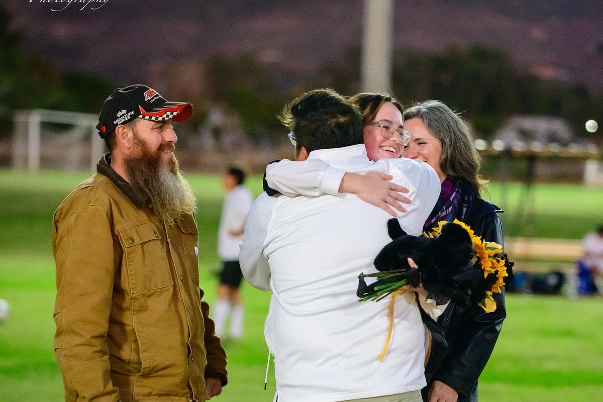 Alamogordo_AT's tweet photo. Senior Night was a great Night!! And we can’t thank you enough for everything you two young ladies have done for THEGoldStandard!! #ForeverDFU 📸 credit @trbeattiephotography https://t.co/F0HedG54YY