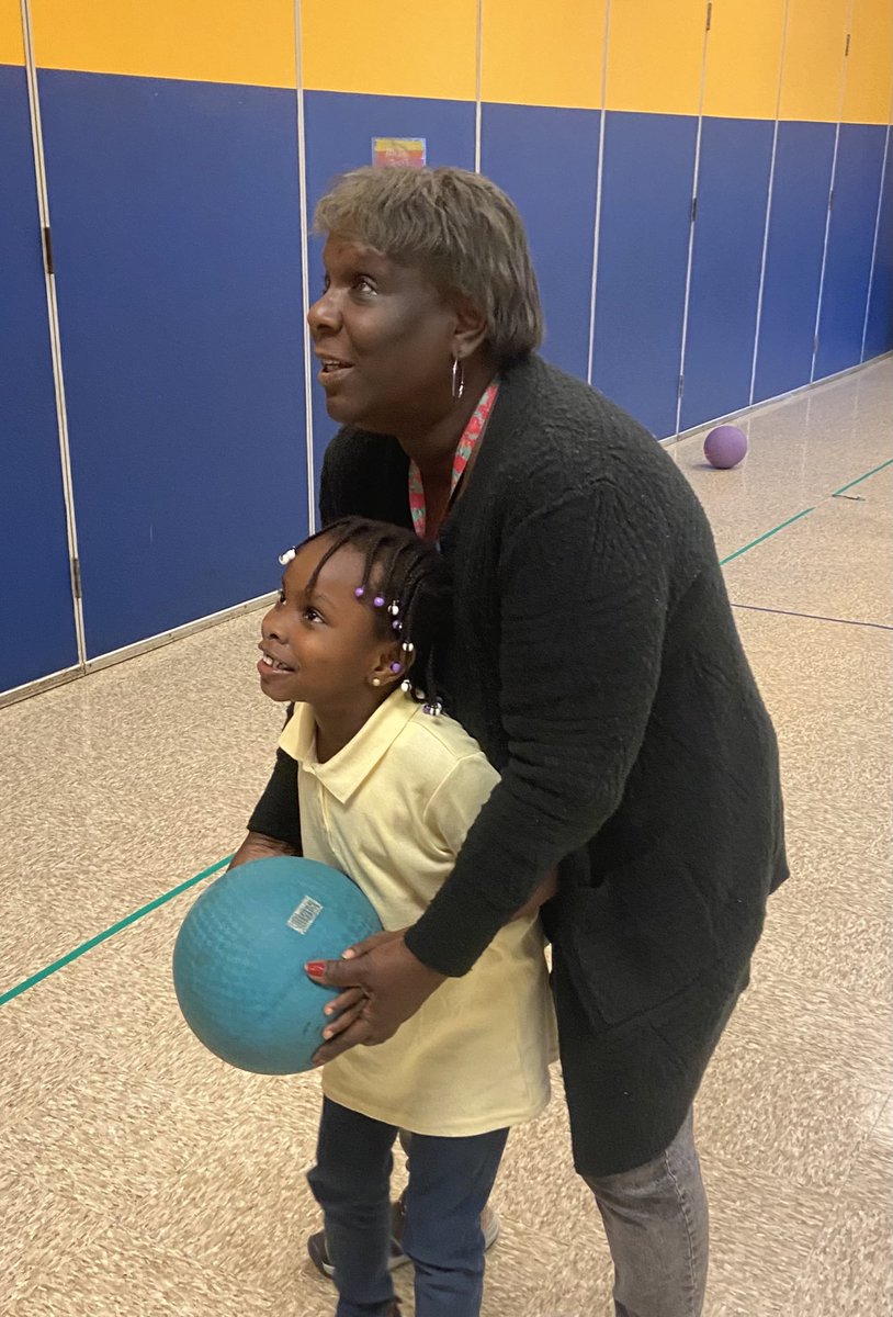 The world 🌎 is a better place because of this Wonder Woman! Ms. Felicia has served our <a href="/chenowethes/">Chenoweth Elementary</a> school community for over 27 years and we are so thankful for all she does!! One Mission 💙 One Vision💙 One Team💙🐴 #CESLeadtheCharge