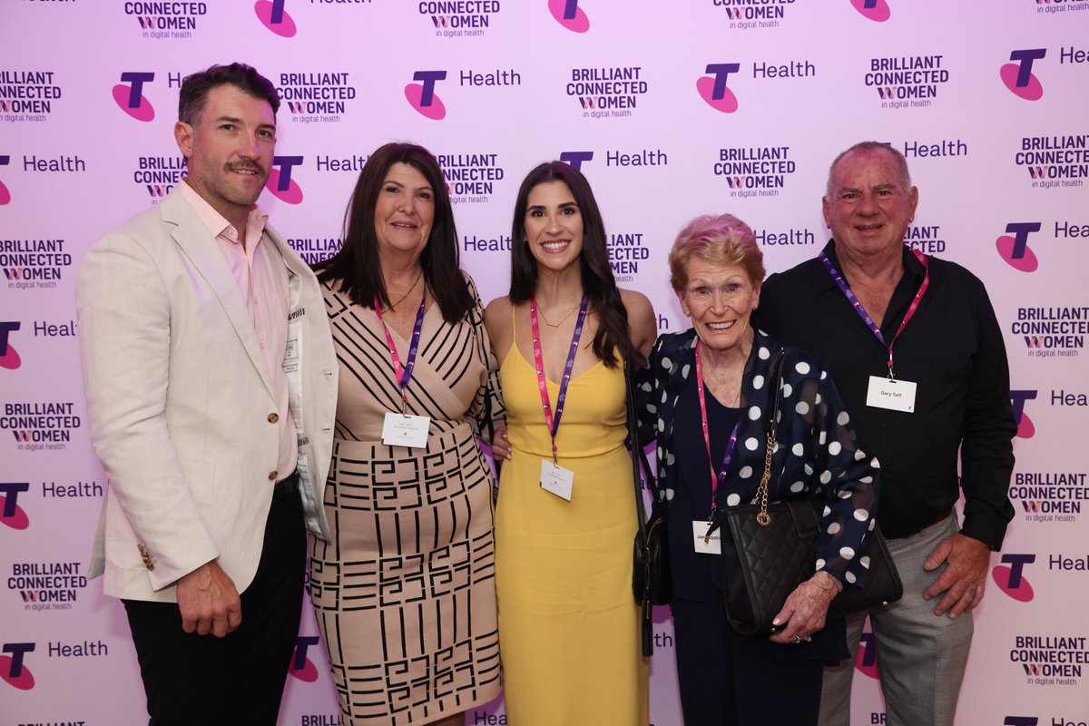 DrAnnaSingleton's tweet photo. What an incredible night celebrating the 2022 @telstrahealth Brilliant Women in Digital Health!
🧁Icing on the cake?
Standing alongside one of my 1st #WomenInStem #DigitalHealth mentors Prof @clara_chow❣️🤩
AND my amazing friends & family💞
Still bursting!🥰
#BWinDH https://t.co/SDRBAlpFGm