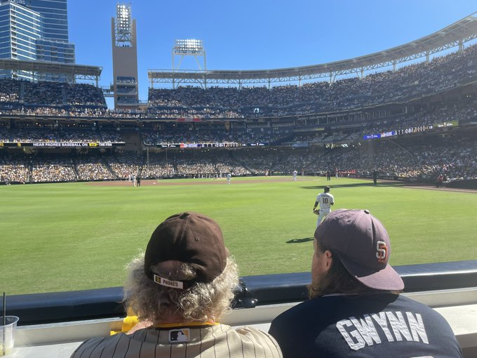 Watch Towelliee's leaked NSFW photo on TwXstars