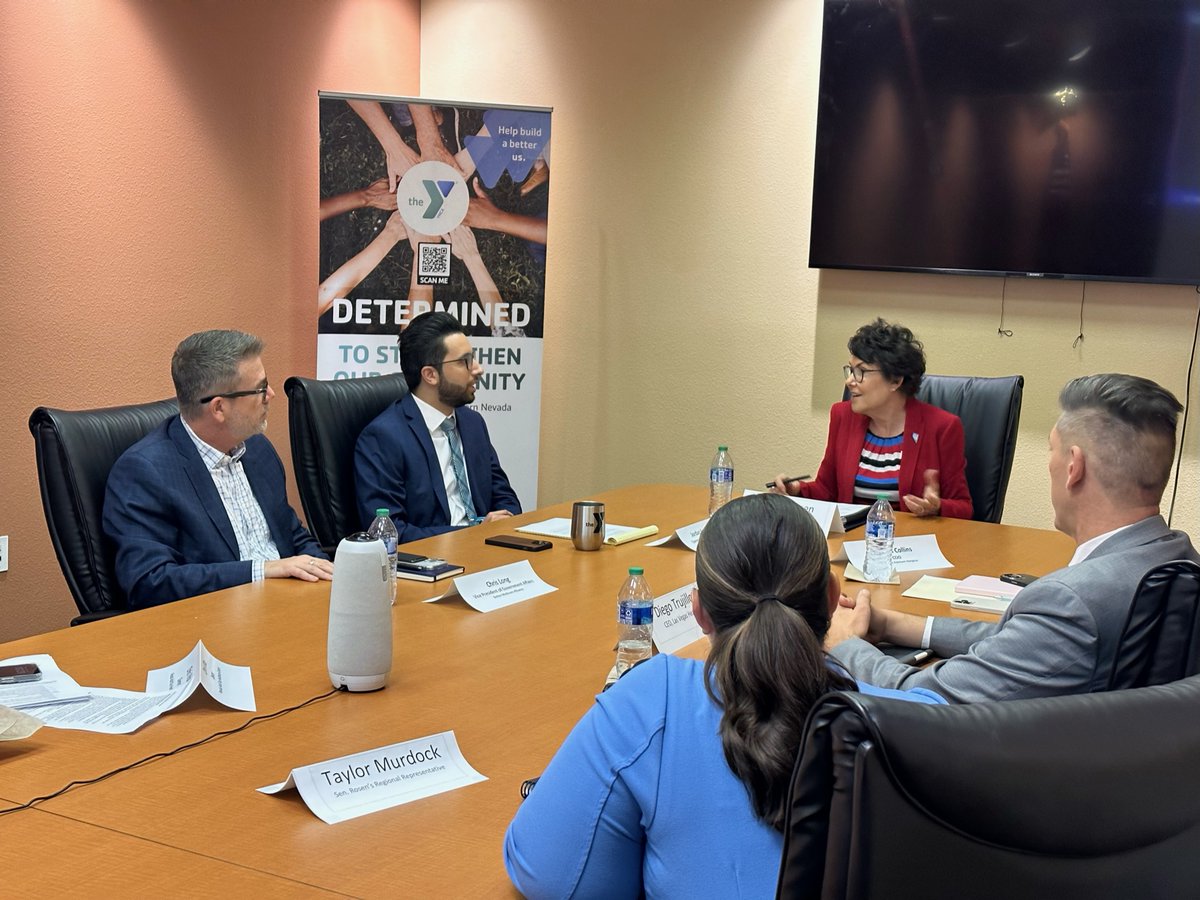 SenJackyRosen's tweet photo. Medicare Advantage is a lifeline for hundreds of thousands of Nevada seniors.

Today, I sat down with providers and beneficiaries to discuss what Medicare Advantage means to them. https://t.co/O4hgQoYCm4