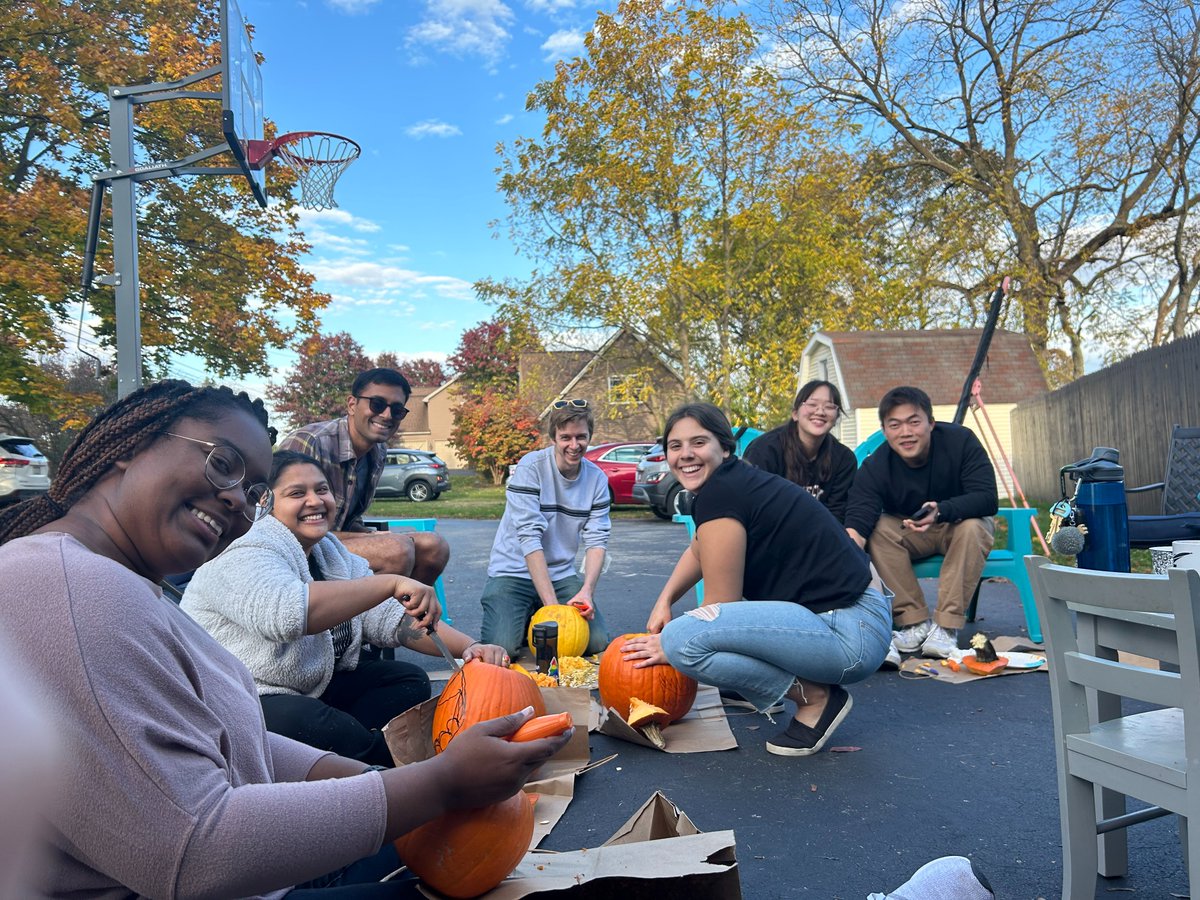 ECRL_PSU's tweet photo. Research isn't fun unless you have someone to enjoy it with! Thank you to our friends from @THREDgroup for hanging out and carving pumpkins with us this weekend!  #HappyFall https://t.co/WZPCYUwP3g